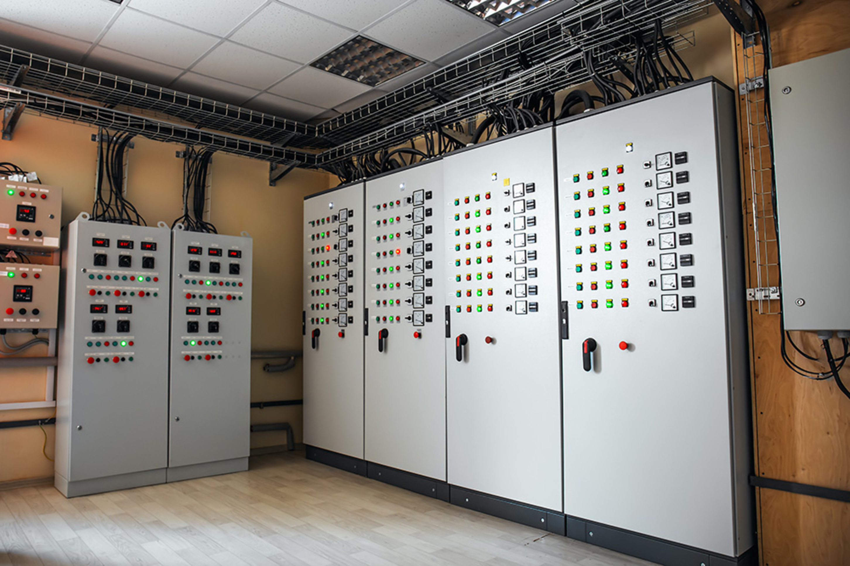 Schalt­anlagen­bau bei A+A Elektrotechnik GmbH in Wiesbaden